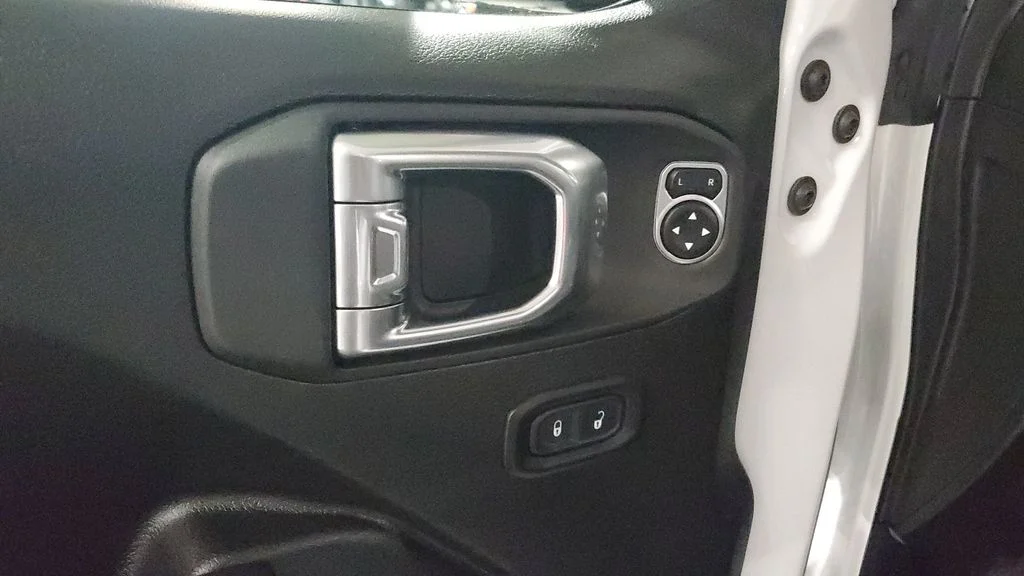 Used 2026 White Jeep Sport S image 21