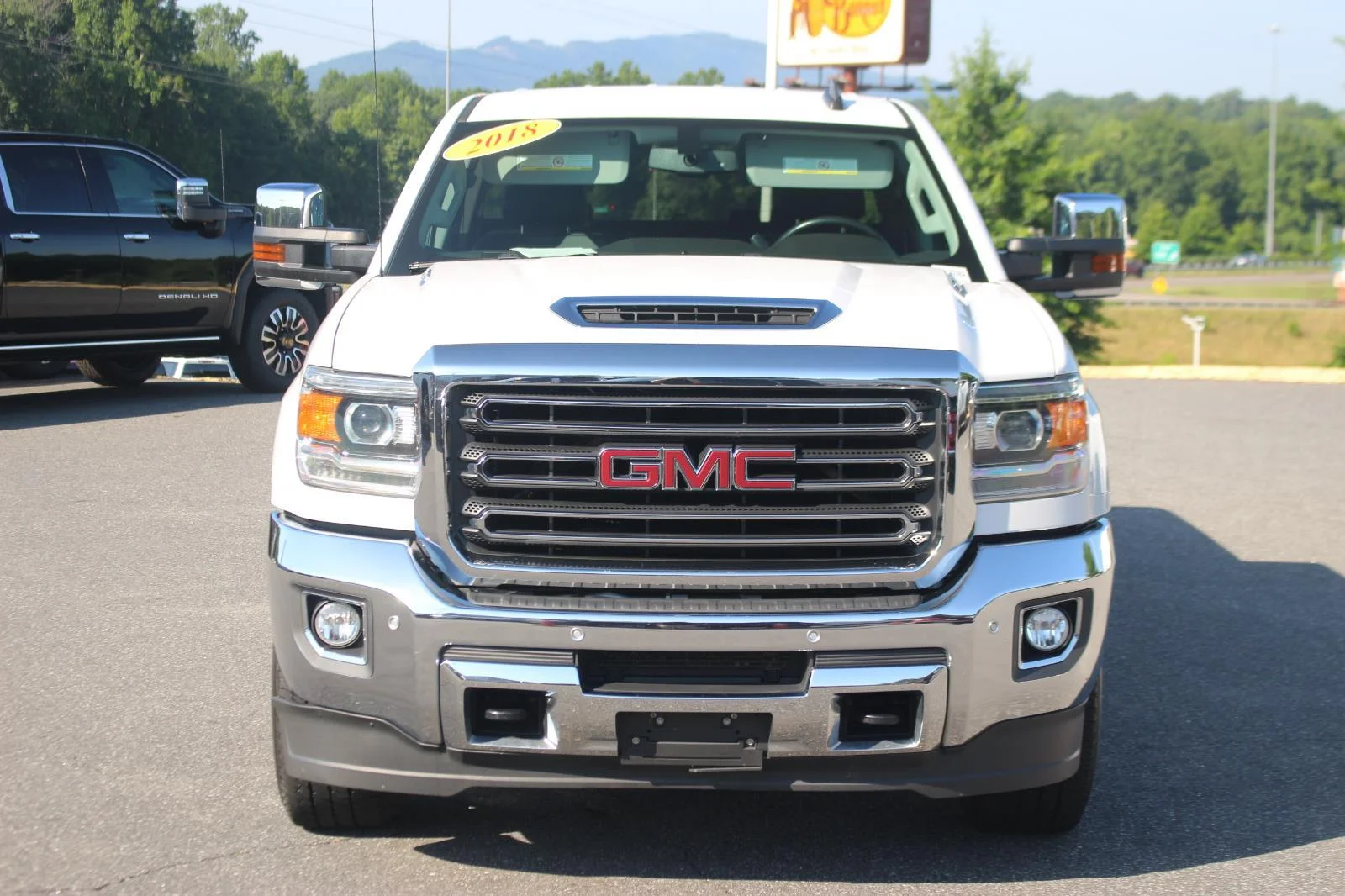 Used 2018 SUMMIT WHITE GMC SLT image 2