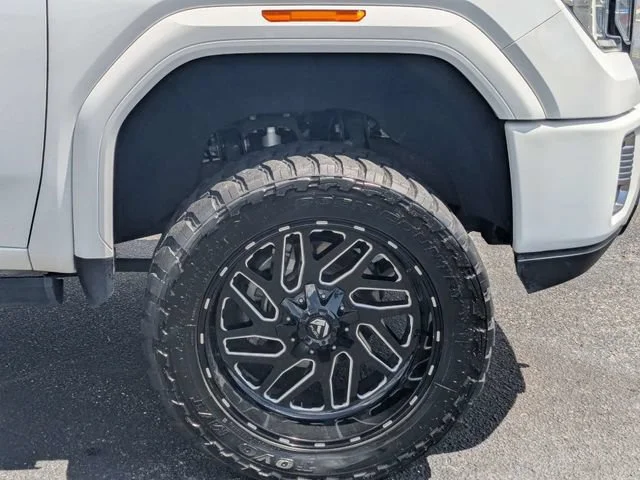 Used 2022 Summit White GMC AT4 image 11