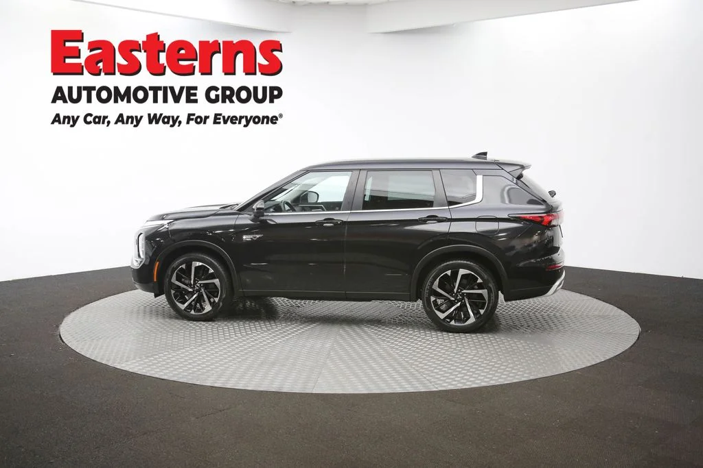Used 2023 Black Mitsubishi SE image 62