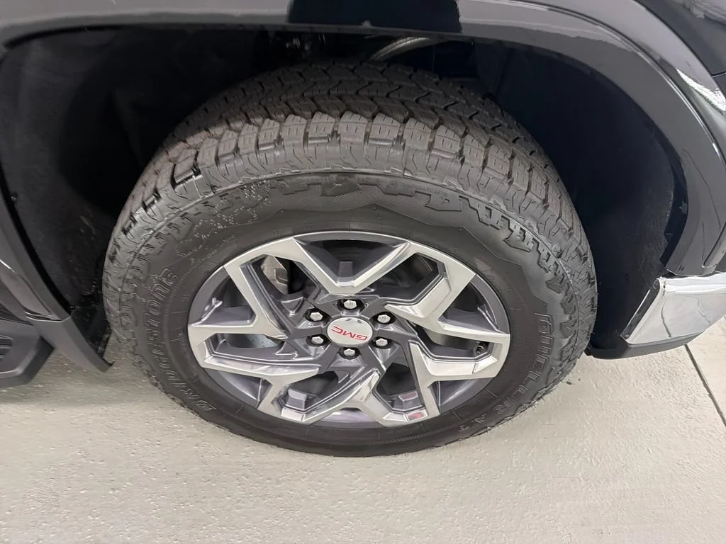 New 2026 Onyx Black GMC SLT image 4