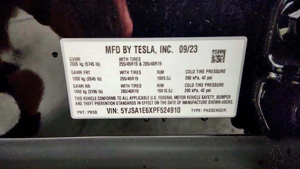 Used 2023 Solid Black Tesla Plaid AWD w/ Yoke Steering Wheel image 25