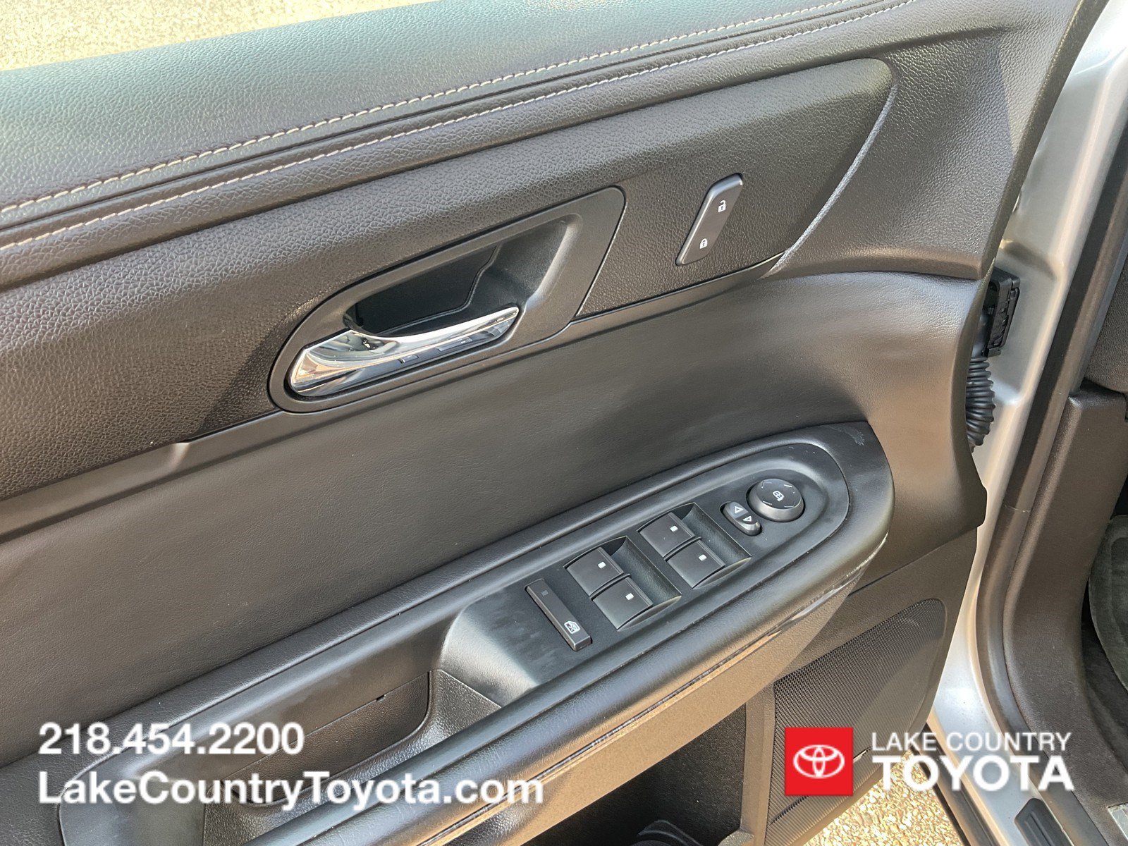 Used 2014 Silver GMC SLT-1 image 22
