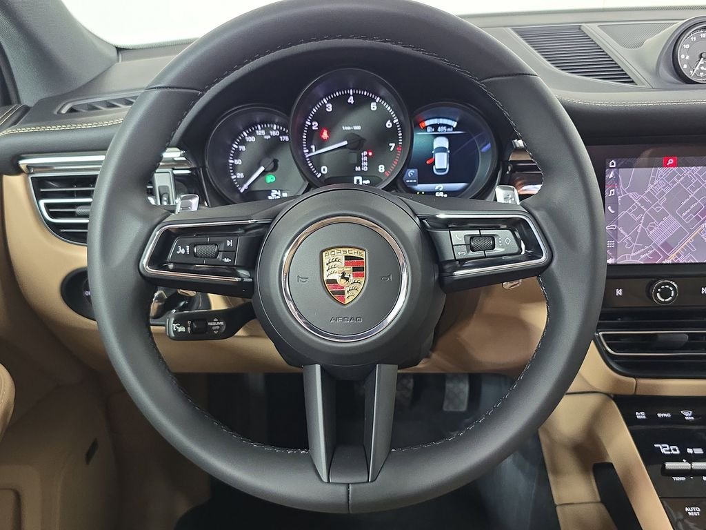 2026 Porsche Macan T - Photo 14