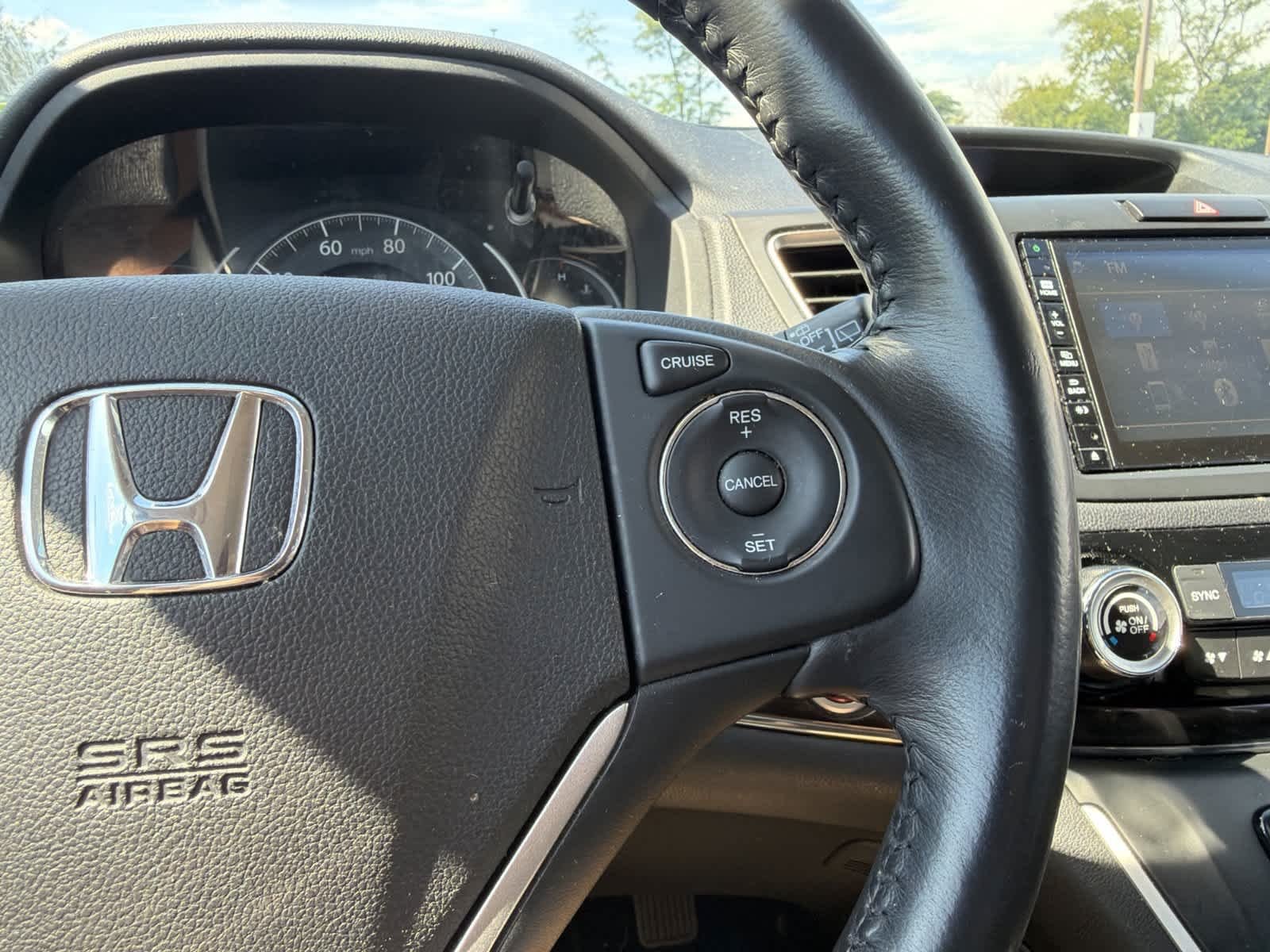 Used 2015 White Honda  image 17