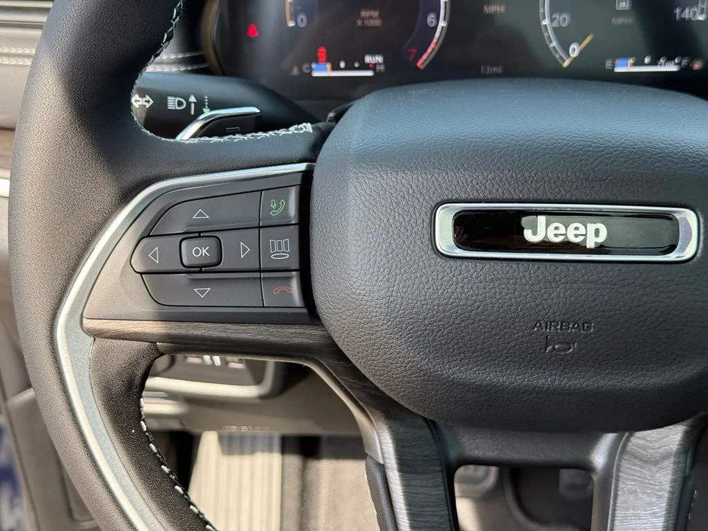 New 2027 Fathom Blue Pearl-Coat Paint Jeep Limited image 14