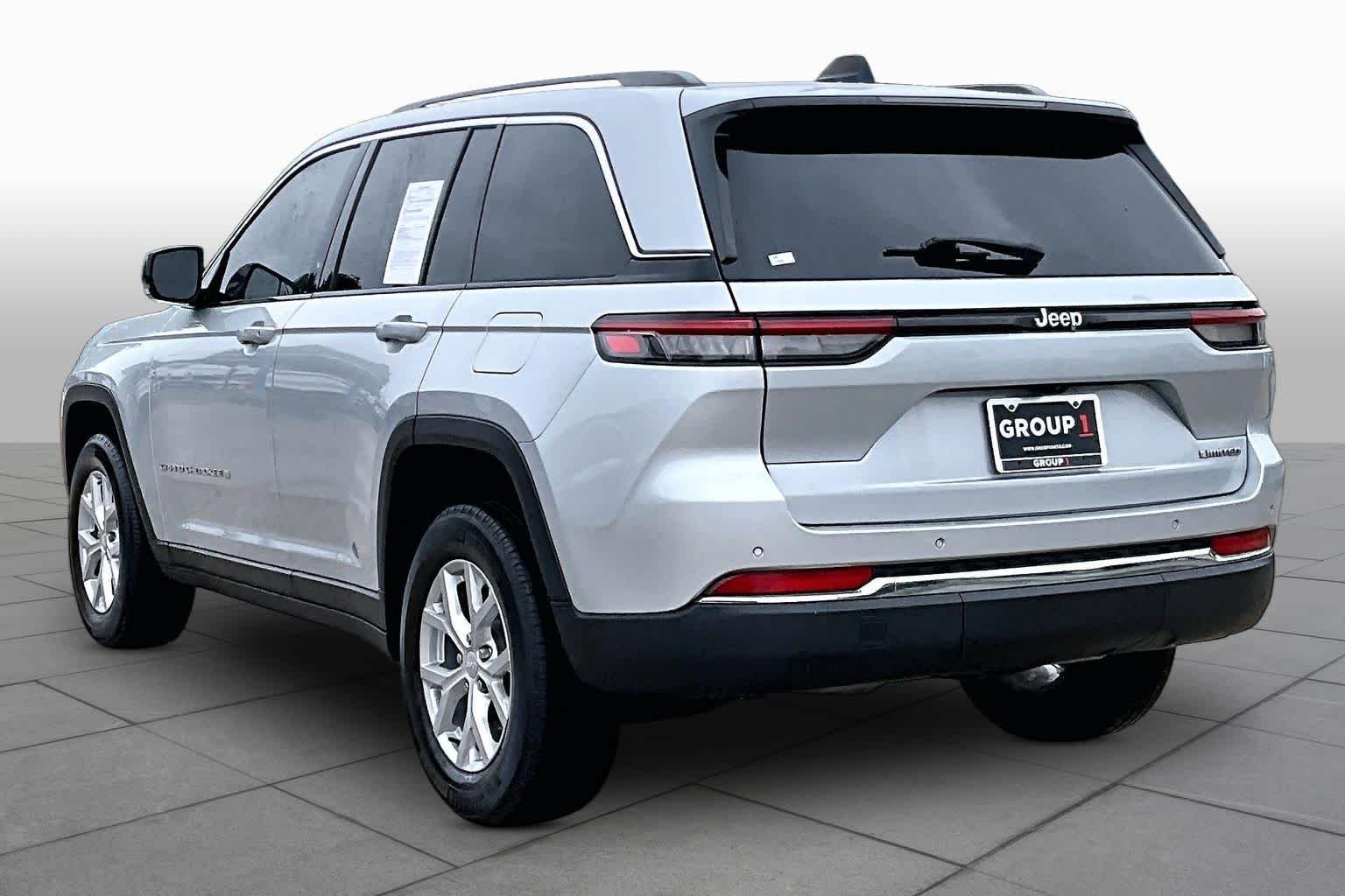 Used 2023 Silver Zynith Jeep Limited image 12
