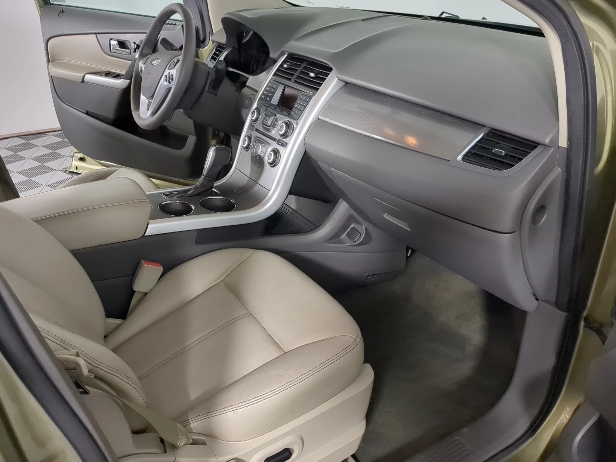 Used 2013 Green Ford SEL image 18