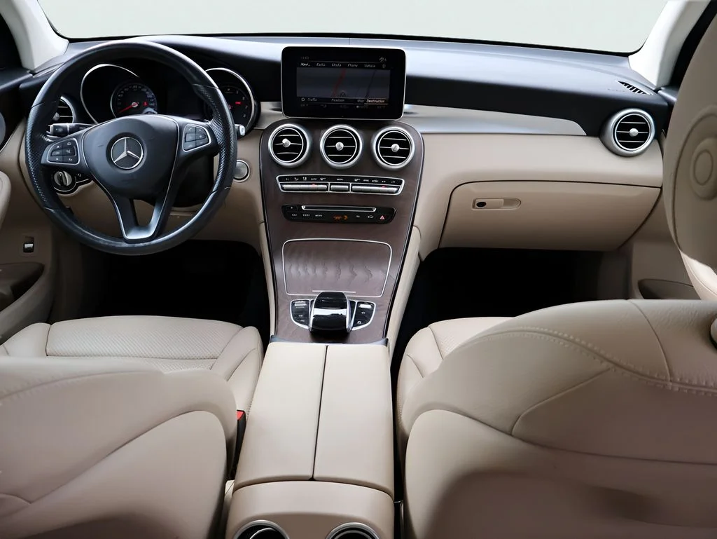 Used 2018 Diamond Silver Metallic Mercedes-Benz GLC 300 image 15
