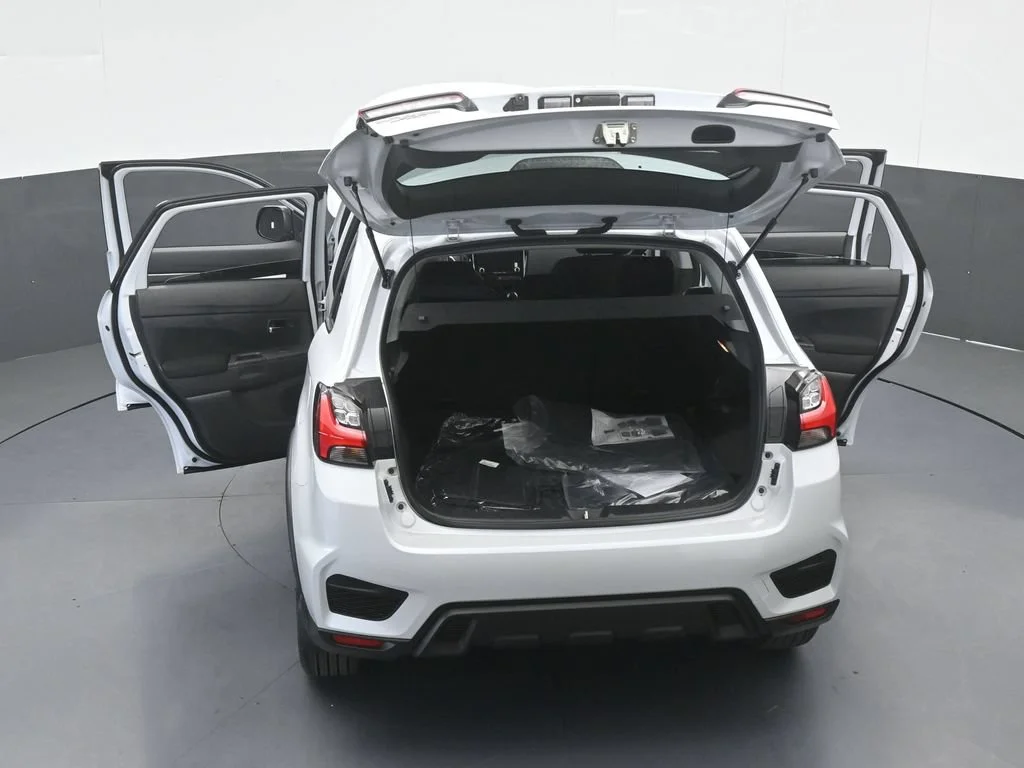 New 2027 White Diamond Mitsubishi 2.0 ES 2WD image 60