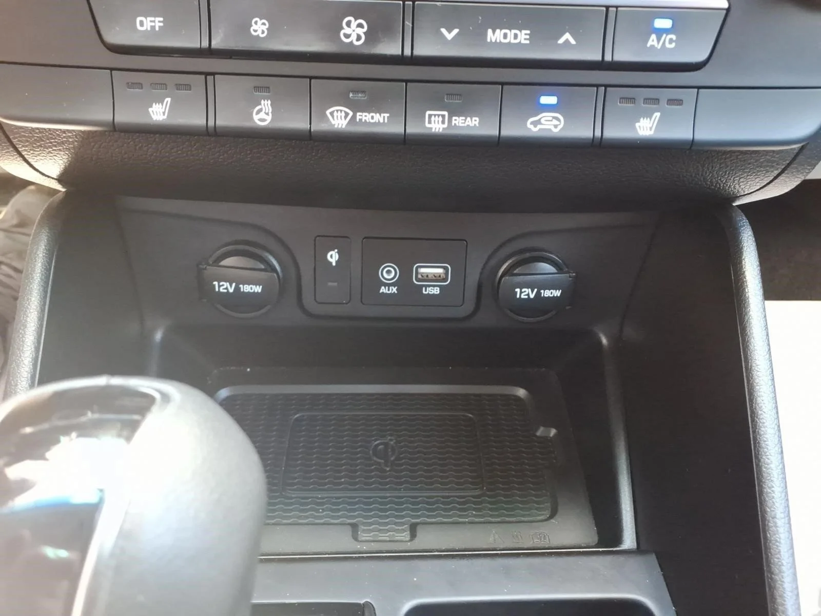 Used 2020 Aqua Blue R2u Hyundai Limited image 19