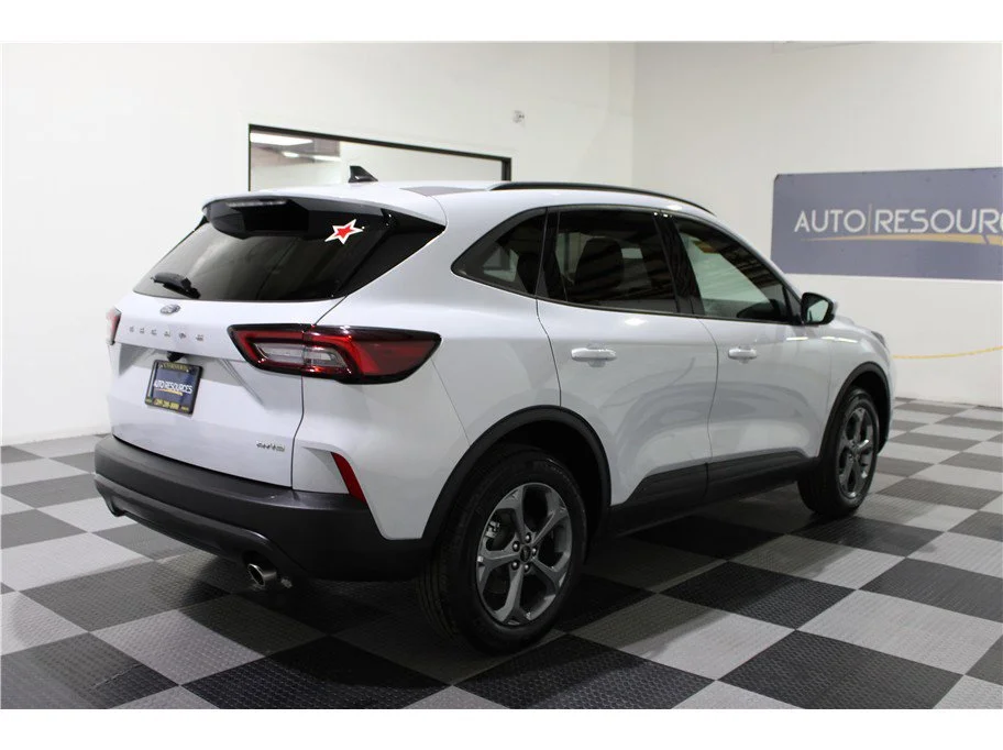 Used 2025 White Ford ST-Line Select image 4