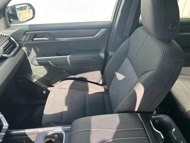 Used 2025 WHITE GMC FWD Elevation image 17