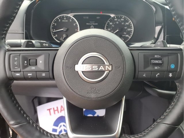 Used 2025  Nissan SL image 12