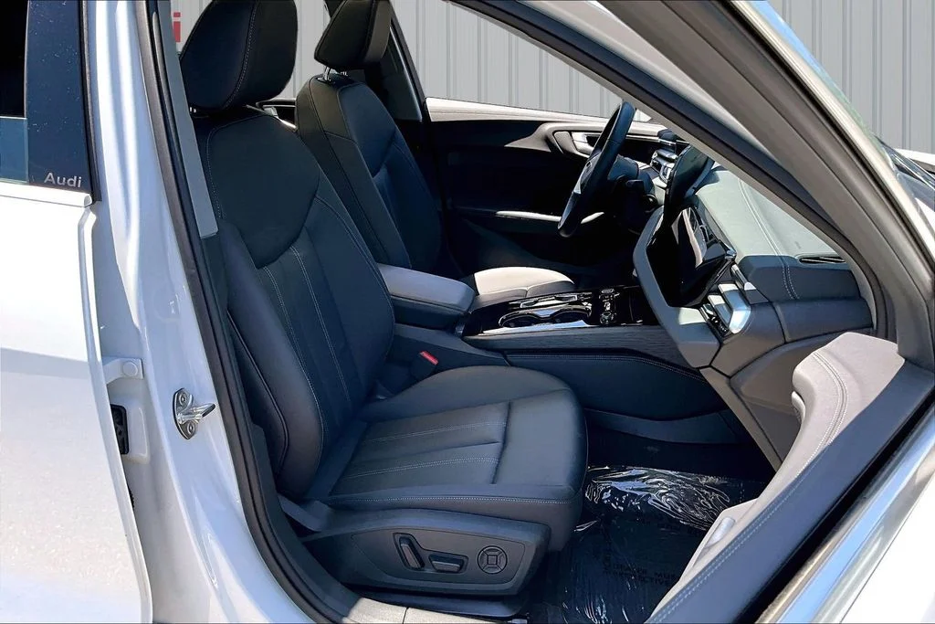 Used 2025 White Audi 2.0T Premium image 28