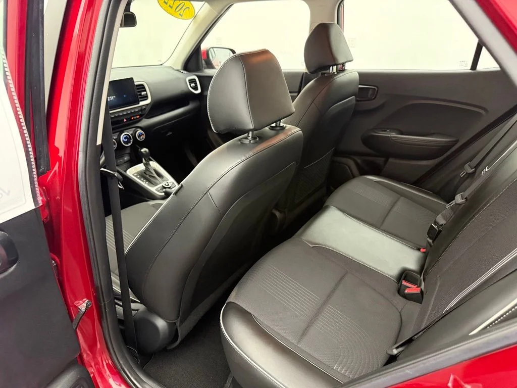 Used 2022 Red Hyundai Limited image 28