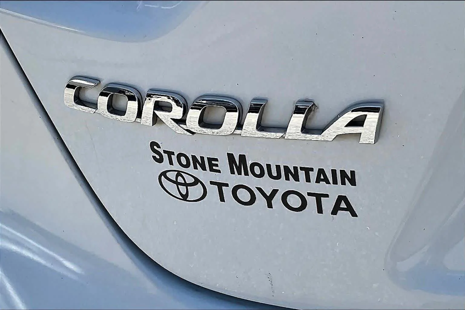 Used 2021 Super White Toyota LE image 30