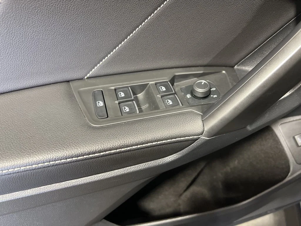 Used 2023 Silver Volkswagen 2.0T SE image 30