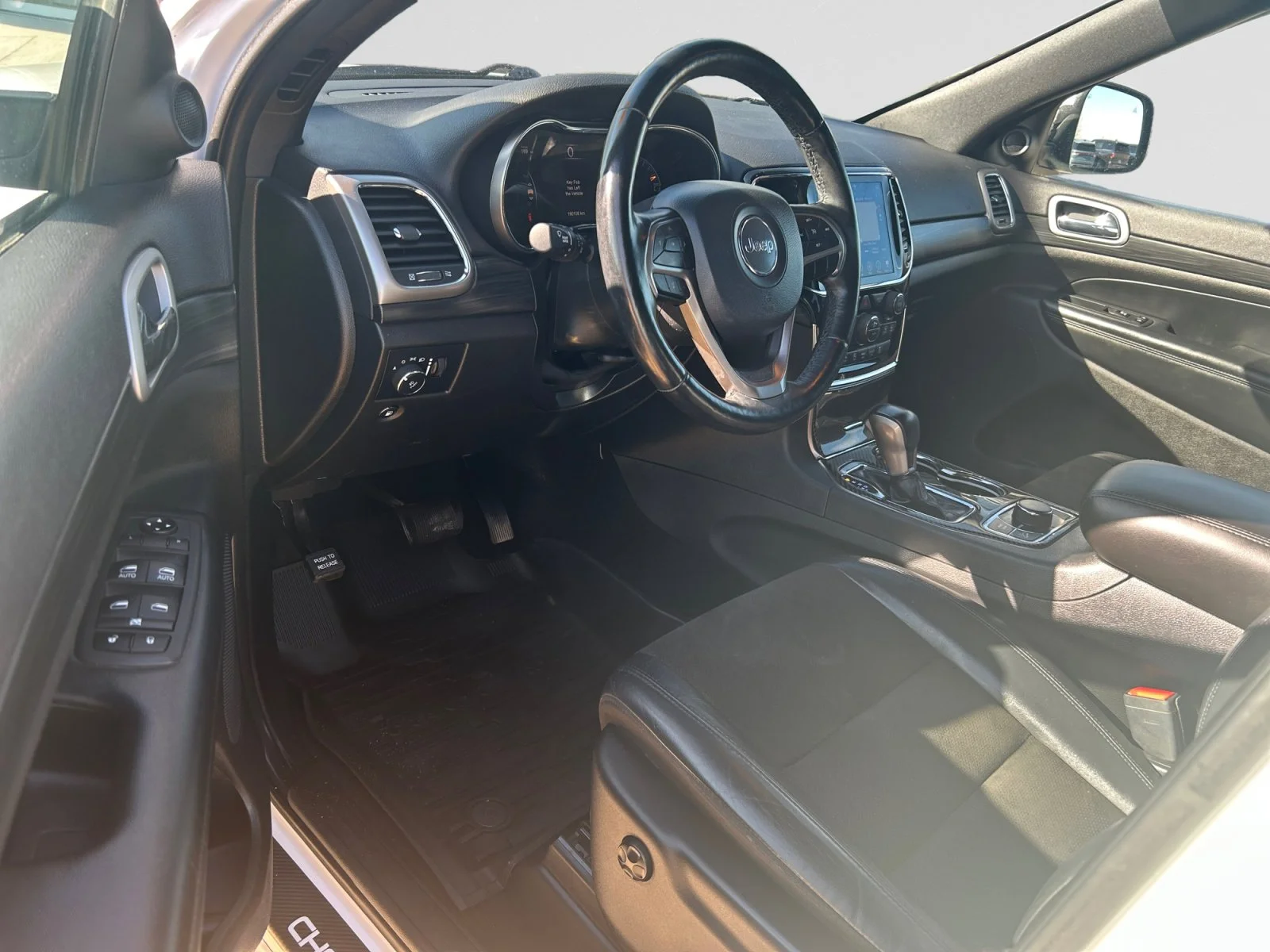 Used 2020 Bright White Jeep ALTITUDE image 12