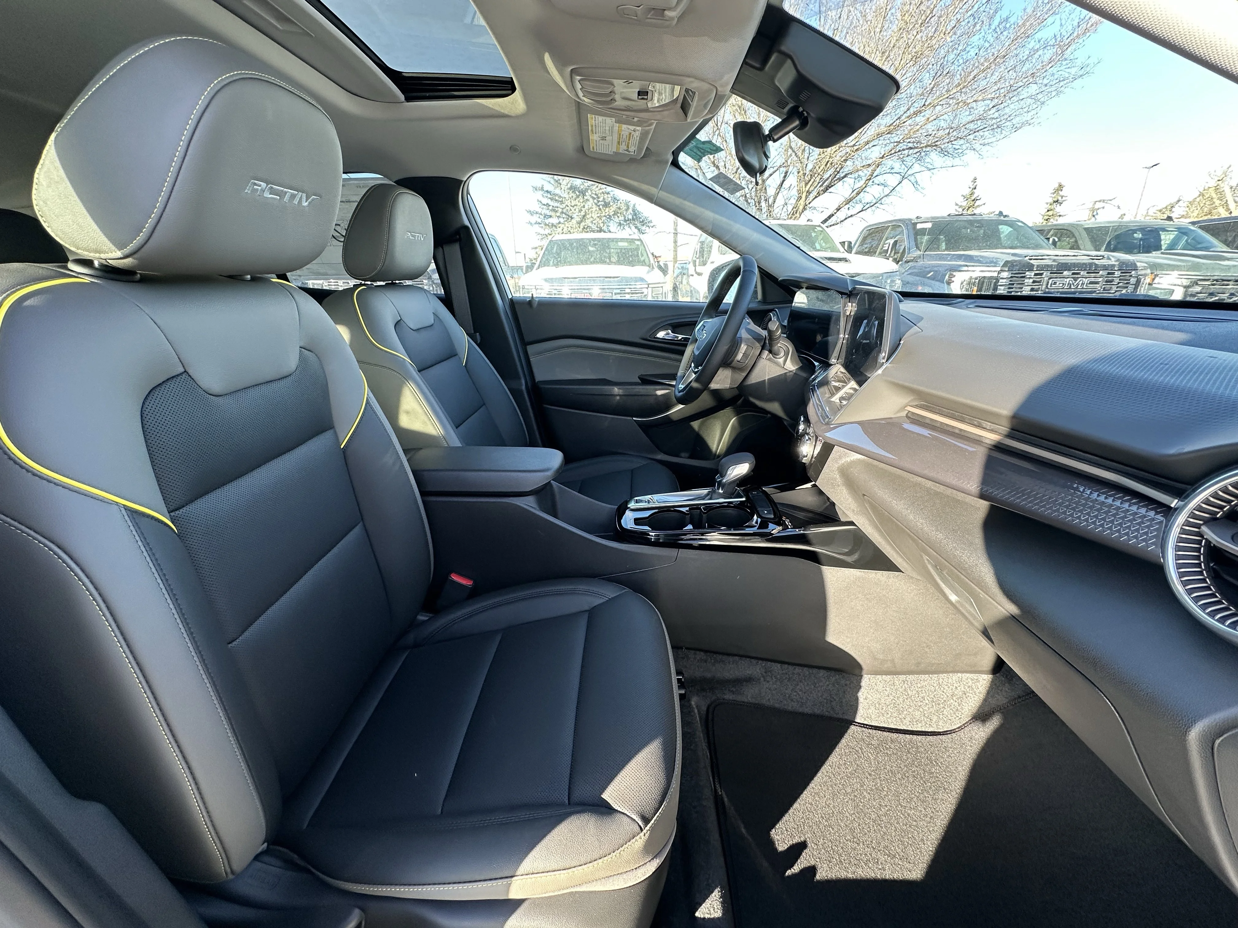 New 2026 Summit White Chevrolet ACTIV image 18