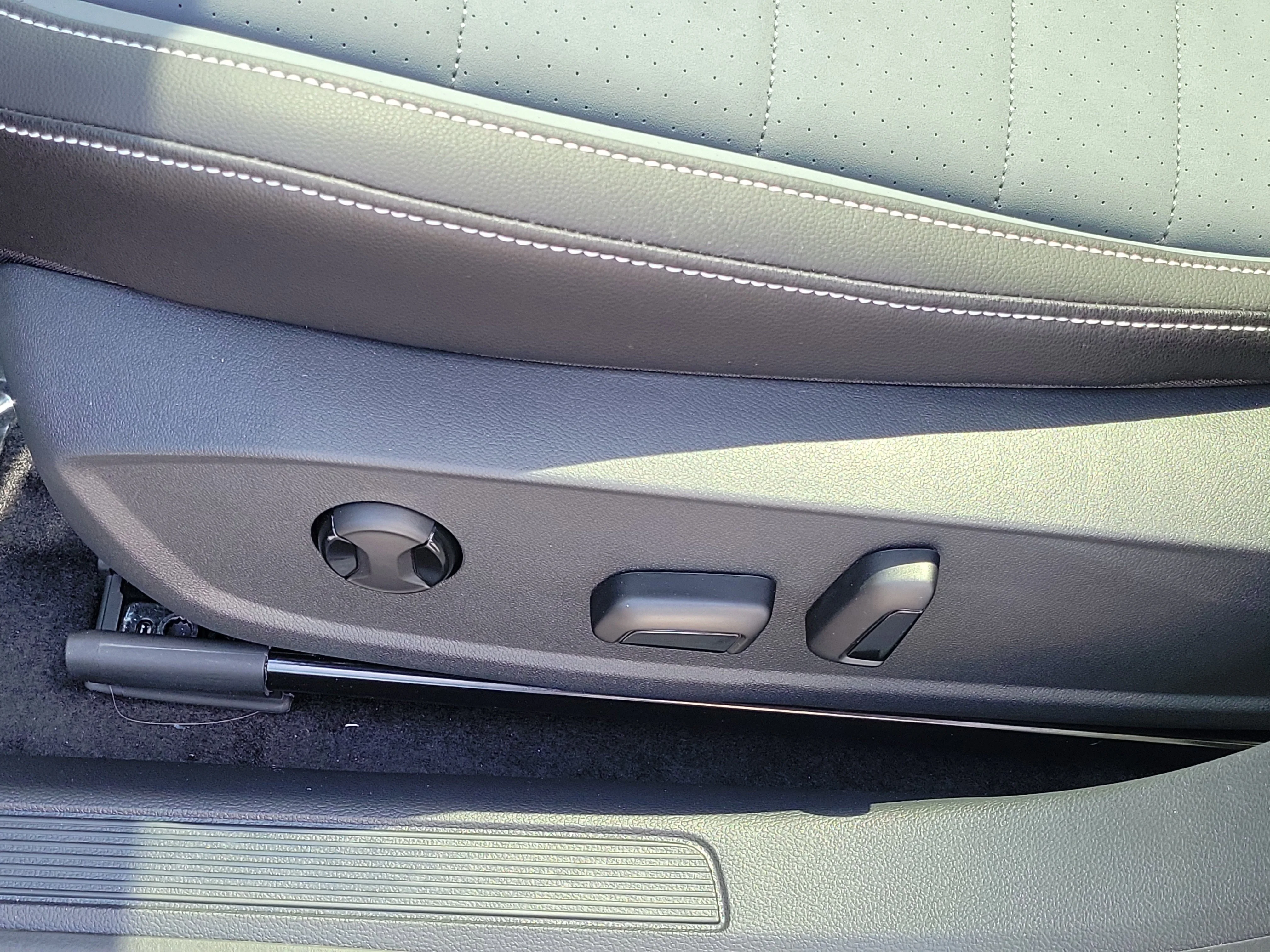 New 2026 Gray Volkswagen 1.5T SE image 16