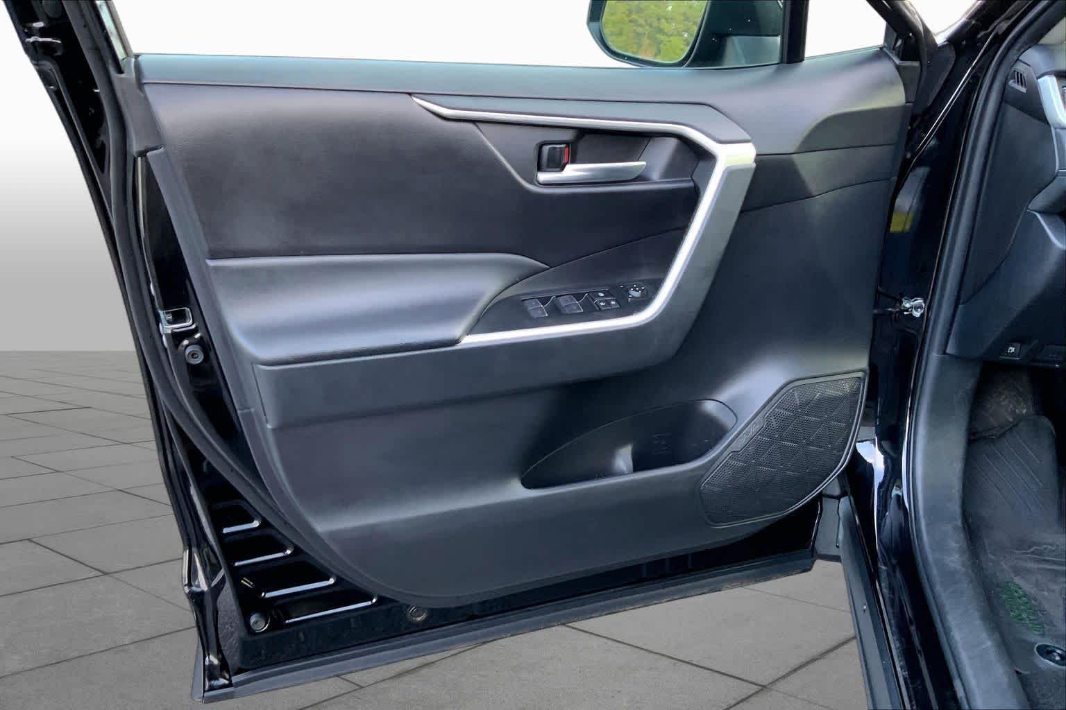 Used 2023 Midnight Black Metallic Toyota Hybrid Woodland image 19