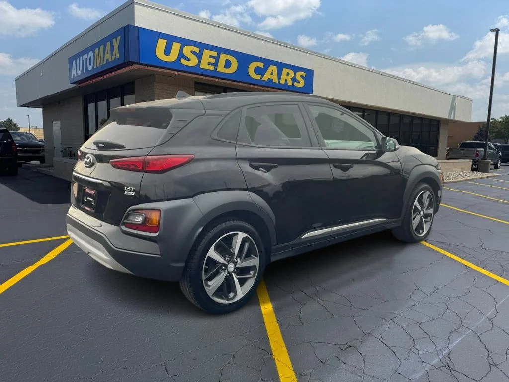 Used 2018 Ultra Black Hyundai Limited image 5