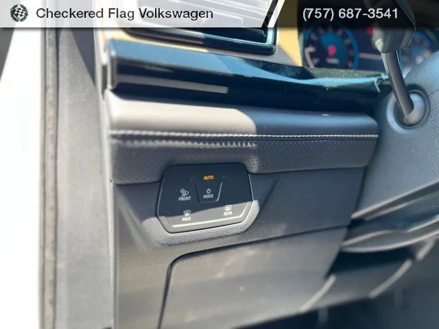 New 2026 White Volkswagen 2.0T SE w/Technology image 26