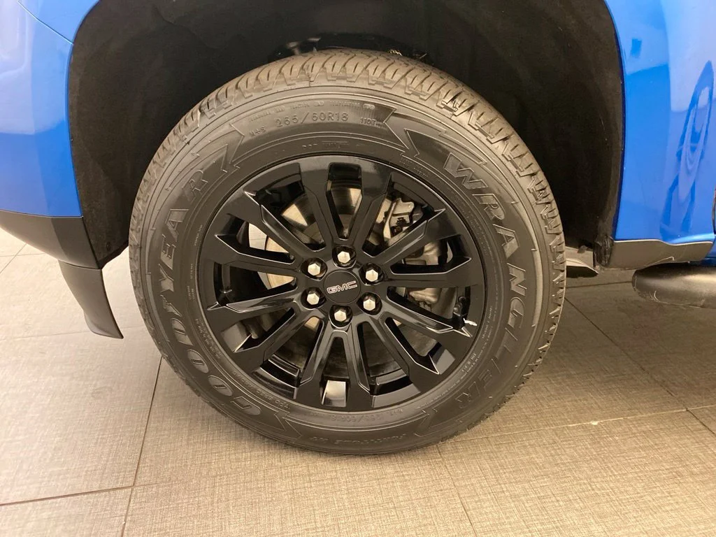 Used 2022 Blue GMC Elevation image 11