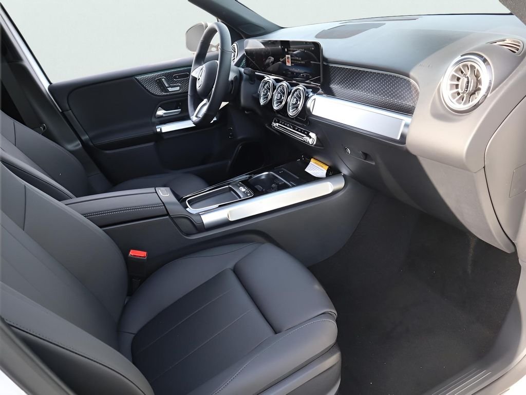 Certified Used 2026 Polar White Mercedes-Benz GLB 250 image 15