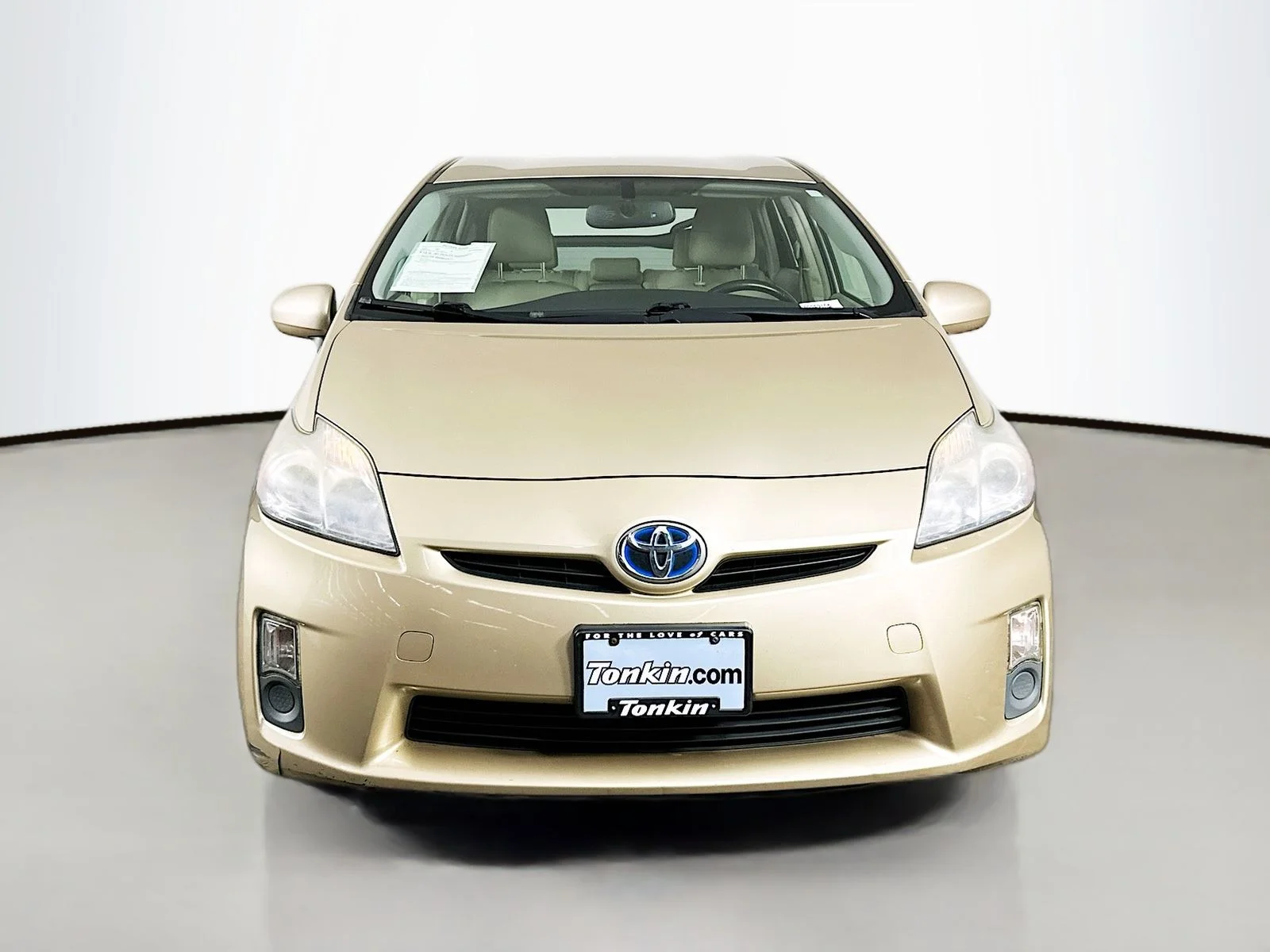 Used 2010 Gold Toyota IV image 2