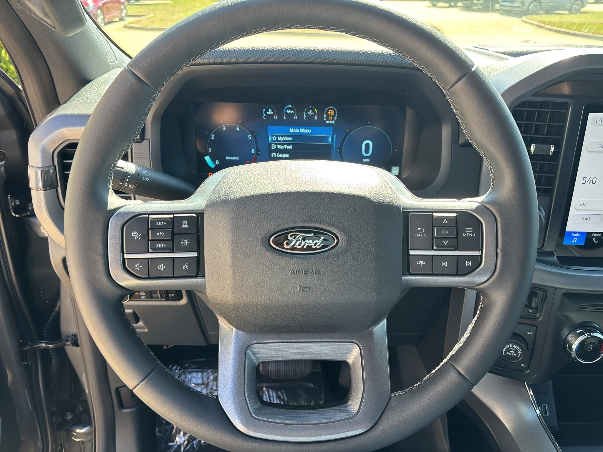 New 2026 Carbonized Gray Metallic Ford XLT image 15