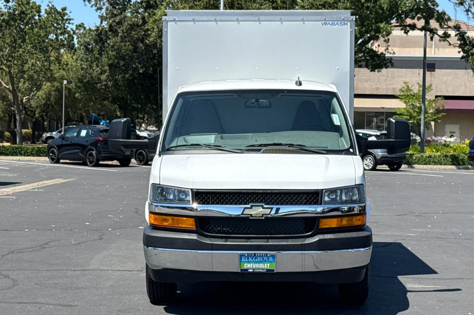 2025 Chevrolet Express Cutaway 3500 1WT view 8