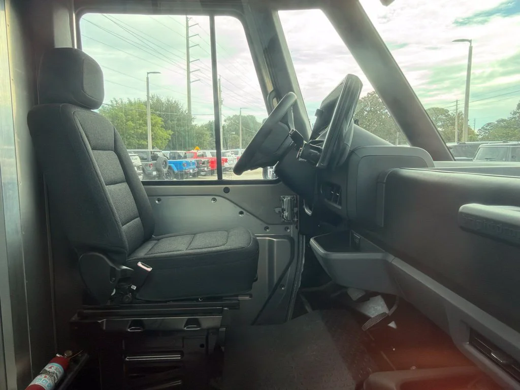 Used 2024 White BrightDrop Cargo image 5
