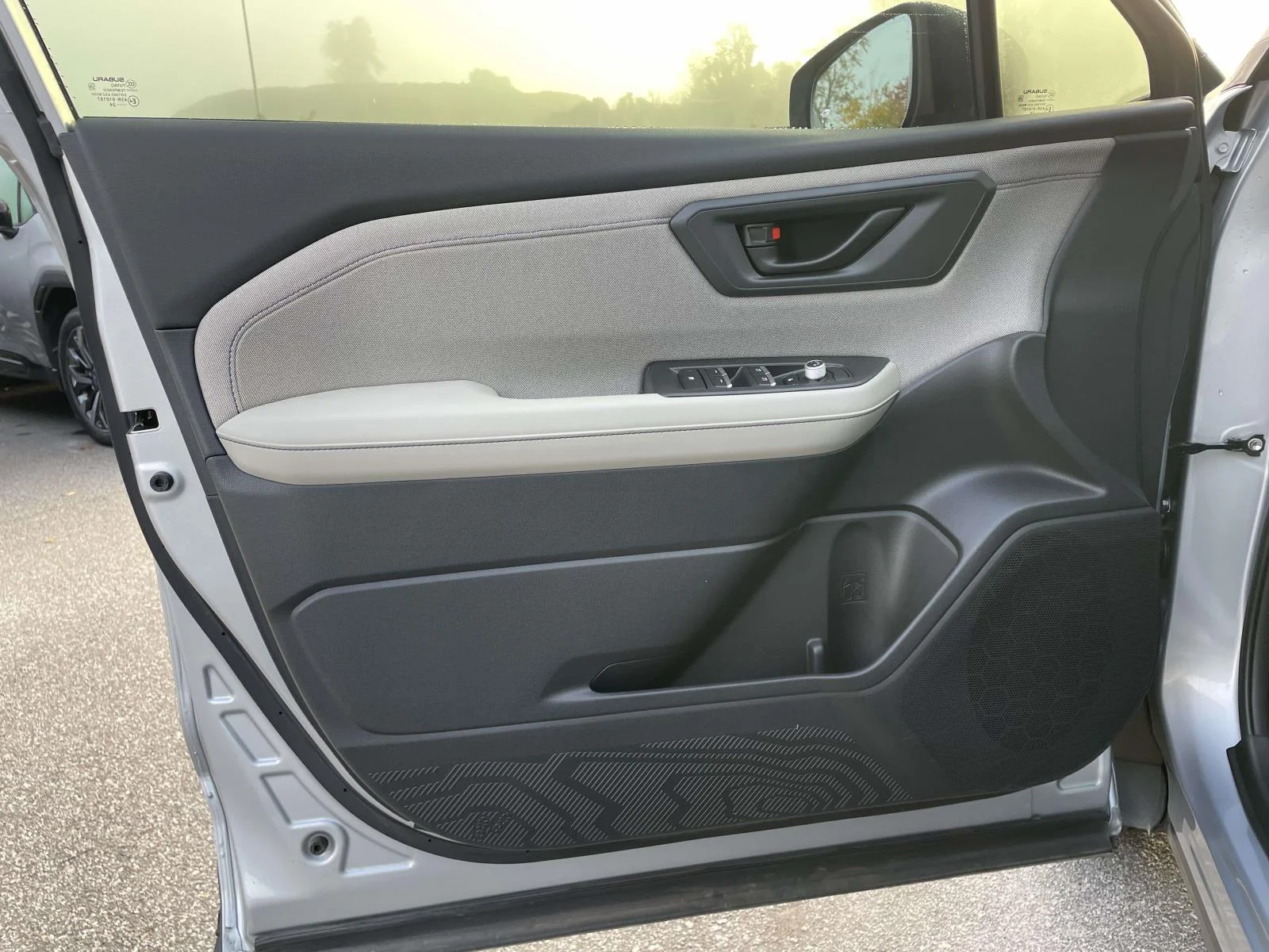 Used 2025 Ice Silver Metallic Subaru Premium image 5