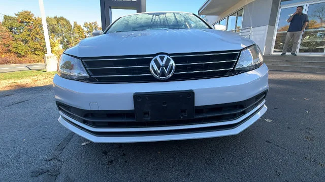 Used 2017  Volkswagen 1.4T SE image 11