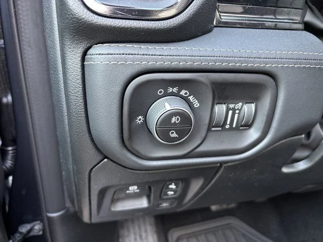 2026 RAM 1500 Limited - Photo 26