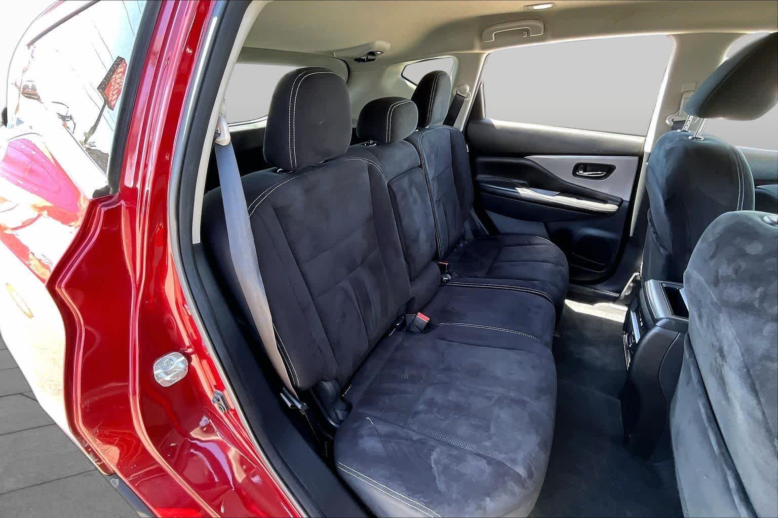Used 2020 Cayenne Red Metallic Nissan SV image 19