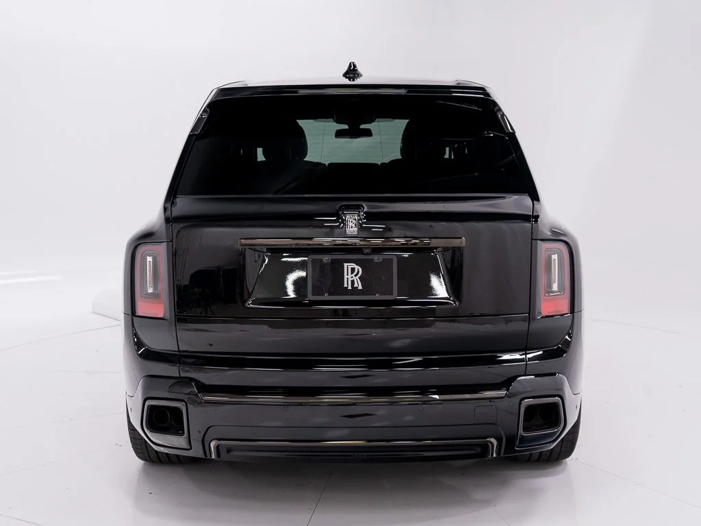 Certified Used 2026 Black Diamond Rolls-Royce Black Badge image 4