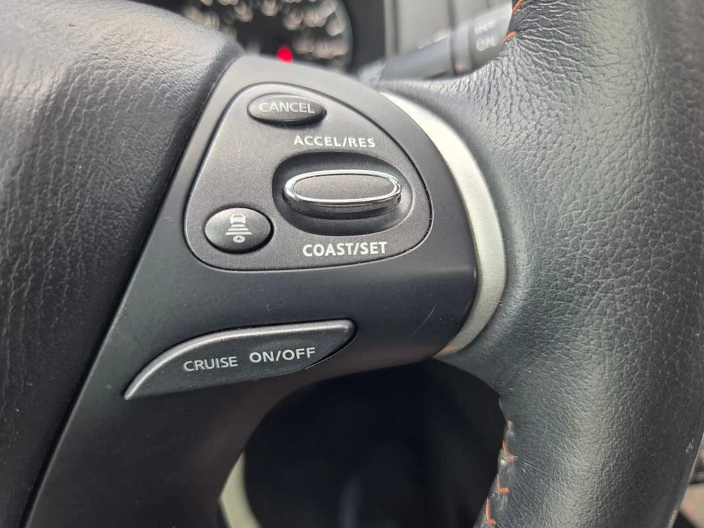Used 2020 Pearl White Tricoat Nissan SL image 20