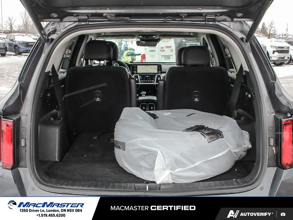 Used 2022  Kia  image 14