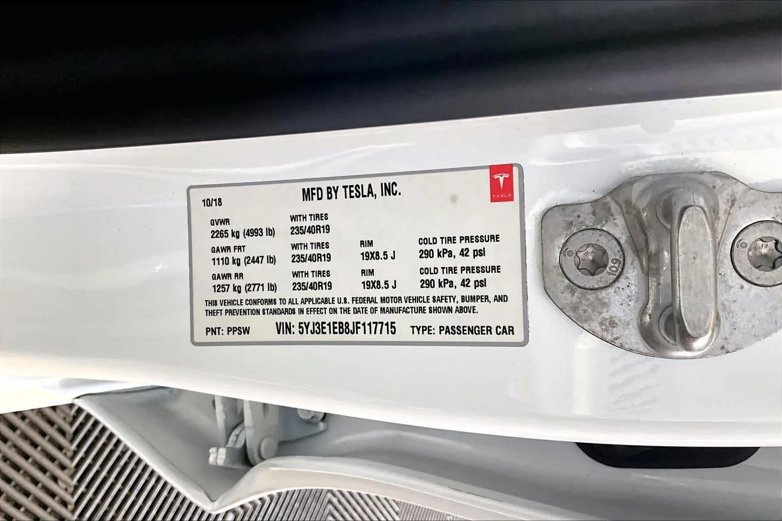 Used 2018 Pearl White Multi-Coat Tesla Long Range Battery image 31
