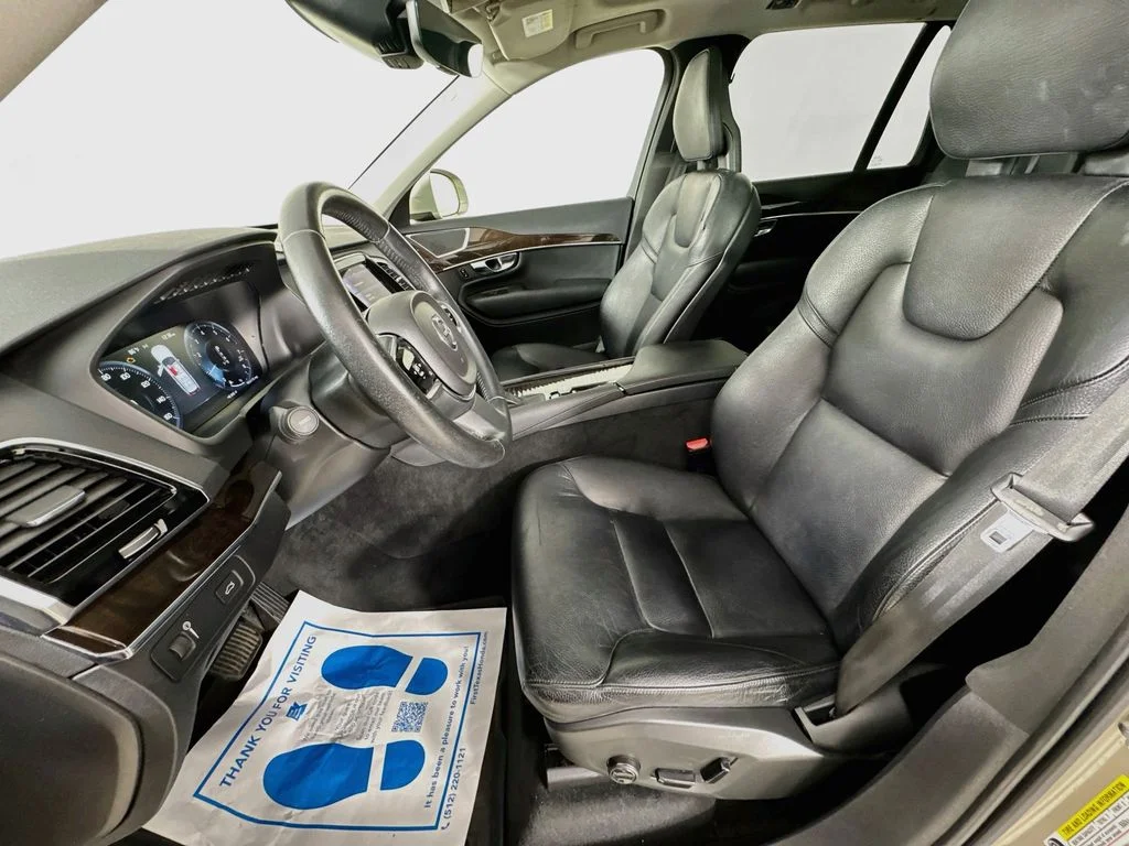 Used 2016  Volvo T6 Momentum image 25