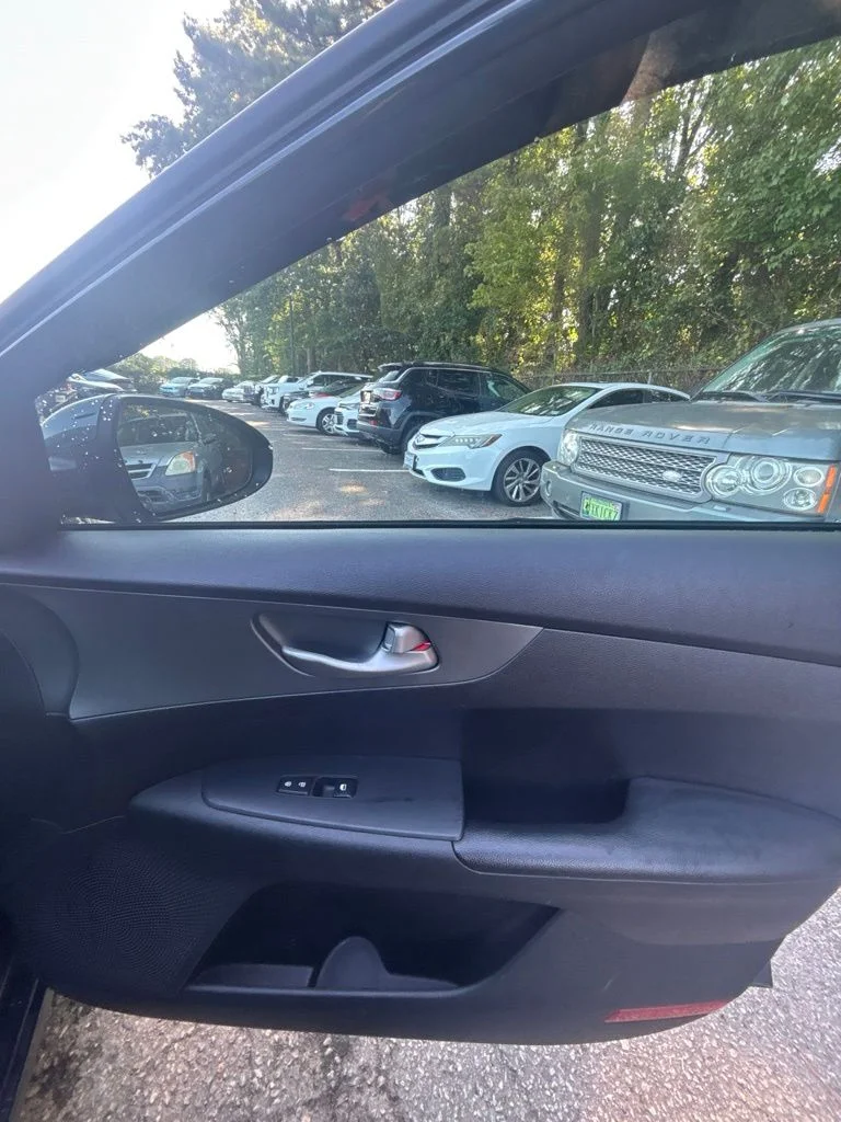 Used 2019 Gray Kia LXS image 23