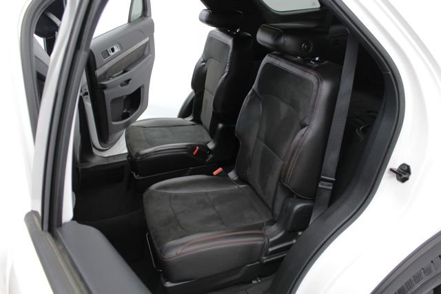 Used 2018 White Platinum Tri-Coat Metallic Ford XLT image 15