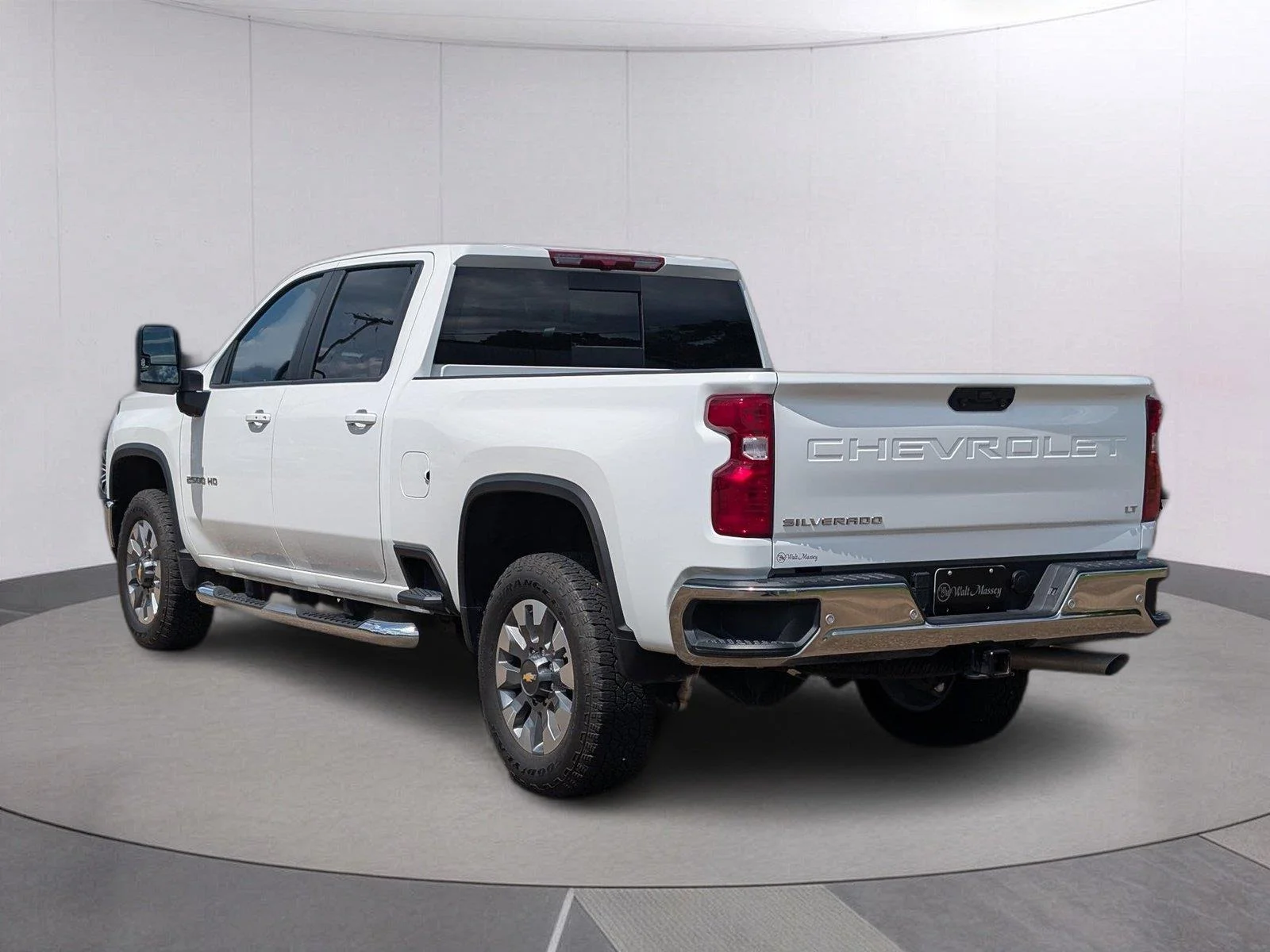Used 2026 Summit White Chevrolet LT image 3