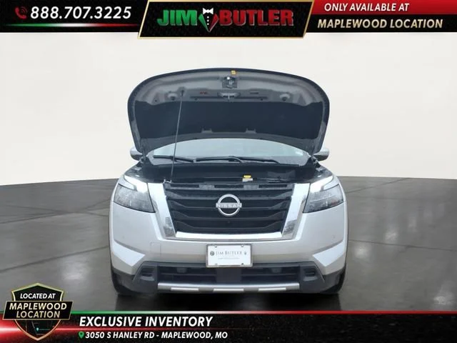 Used 2025  Nissan SL image 24