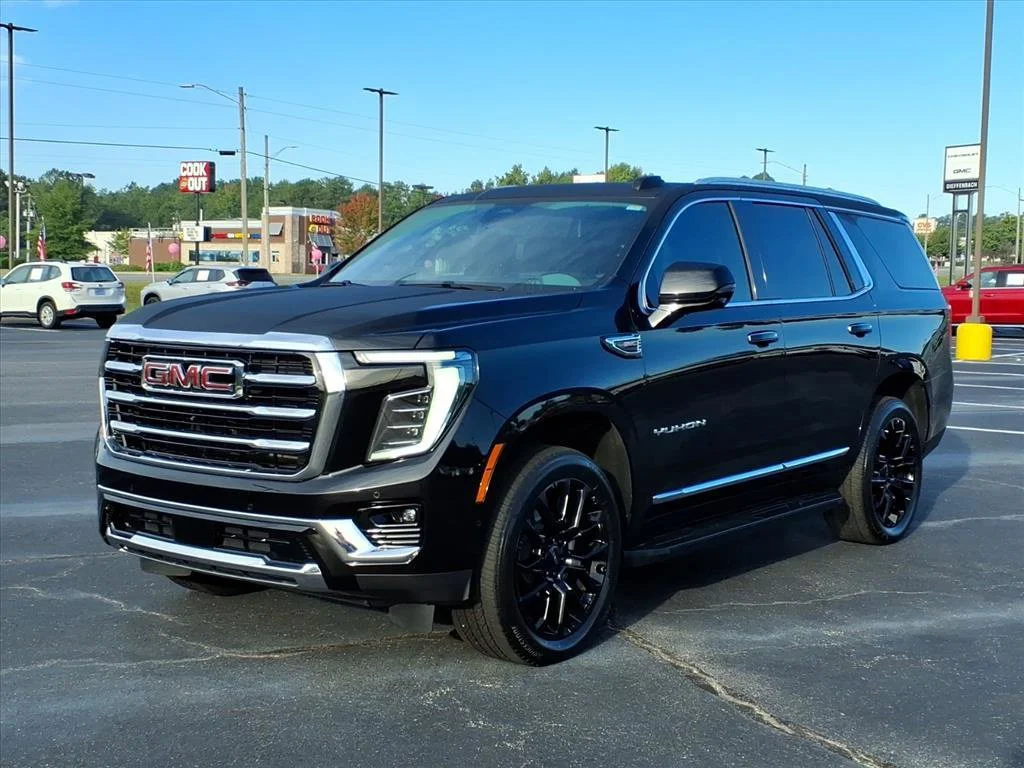 Used 2025 Onyx Black GMC Elevation image 1