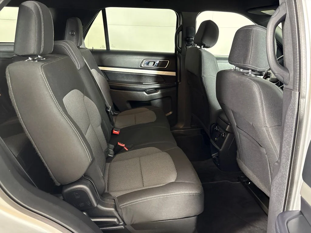 Used 2017 Silver Ford XLT image 20