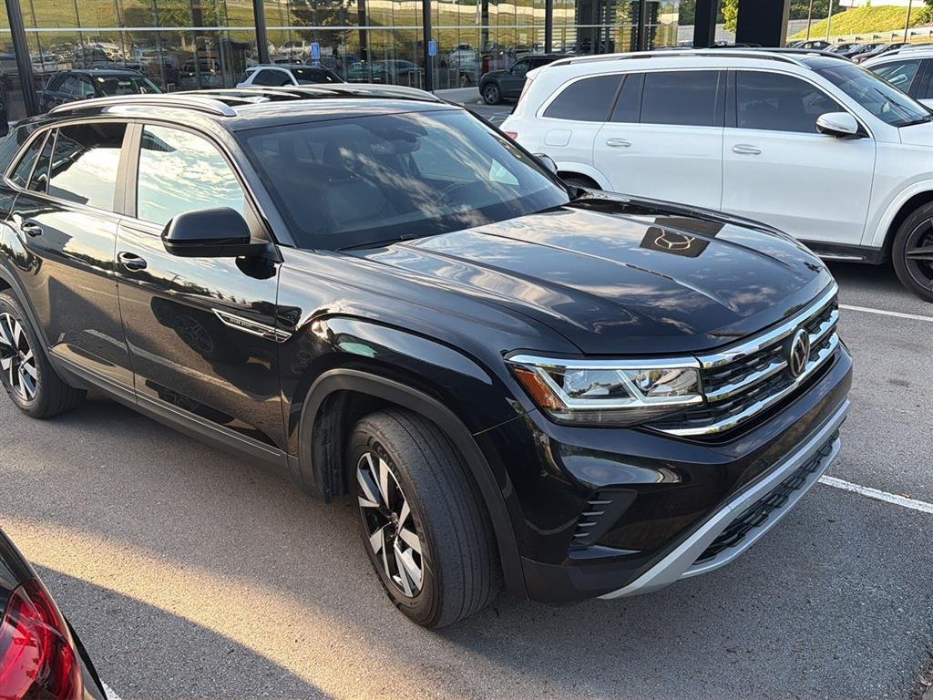 2020 Volkswagen Atlas Cross Sport 2.0T SE 4MOTION's photo